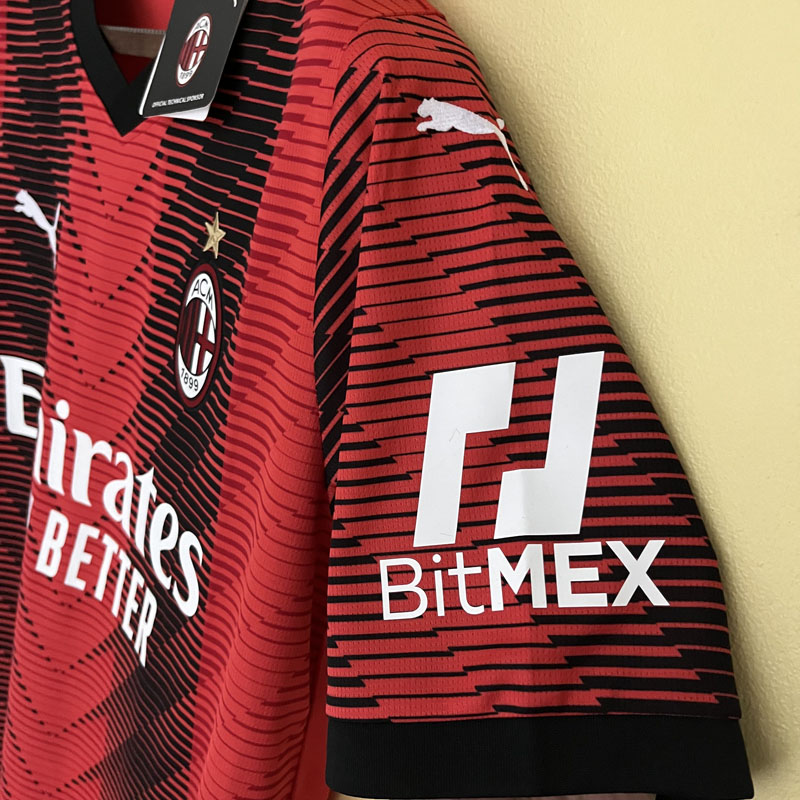 AC Milan för 2023-24 Tricou Acasă Roșu și negru Detaliu